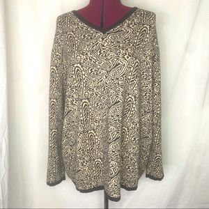 Liz & Me 3/4 sleeve cream and black v-neck sweater with paisley design